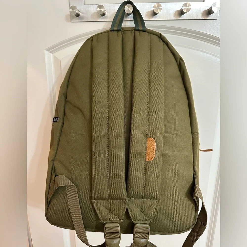 Herschel Settlement Backpack - Green (Military Olive) - Picture 2 of 3